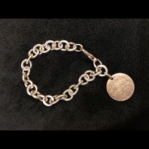 Tiffany and Co. Return to Tiffany Round Tag Bracelet